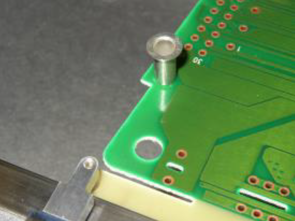 PLT-901 bulk eyelet handling